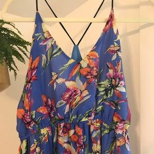 Floral mini dress with back cut out